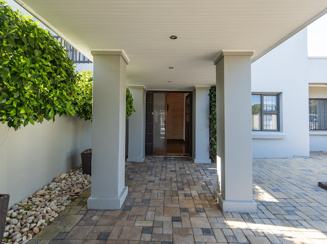 5 Bedroom Property for Sale in Summerstrand Eastern Cape